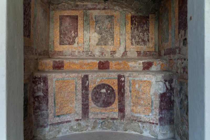 Lararium of Villa San Marco, Stabiae | Stabiae - Villa Arianna and Villa San Marco (IMG_2819.jpg)