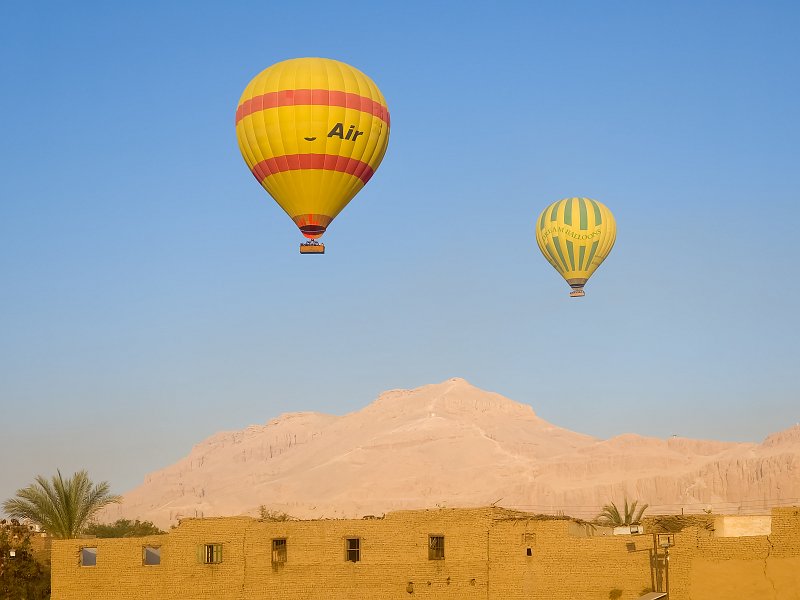 Hot Air Balloons in Flight, Luxor, Egypt | Hot Air Balloon Flight over Theban Necropolis, Egypt (20230220_071832.jpg)
