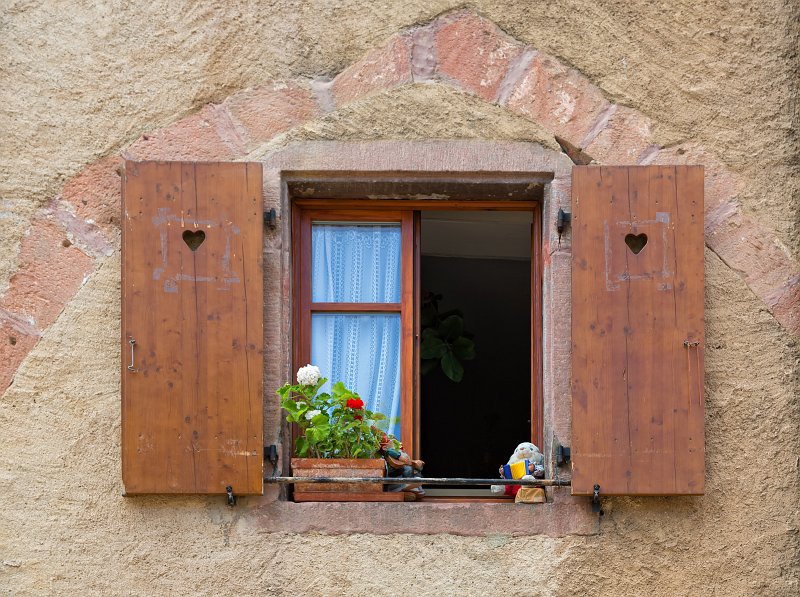 Decorated Window, Bergheim, Alsace, France | Bergheim - Alsace, France (IMG_3234.jpg)