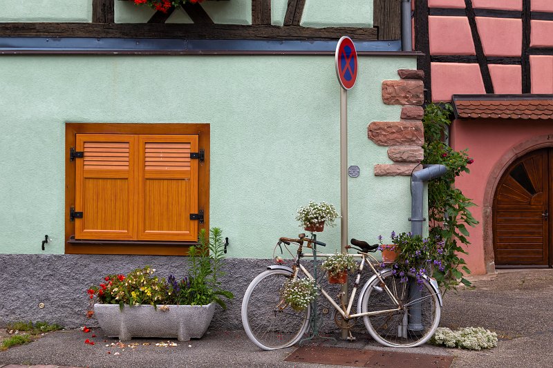 Flowers on Bikes, Bergheim, Alsace, France | Bergheim - Alsace, France (IMG_3305.jpg)