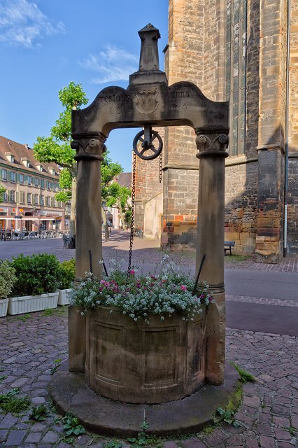 Old Well and Flowers, Colmar, Alsace, France | Colmar Old Town - Alsace, France (IMG_2511.jpg)
