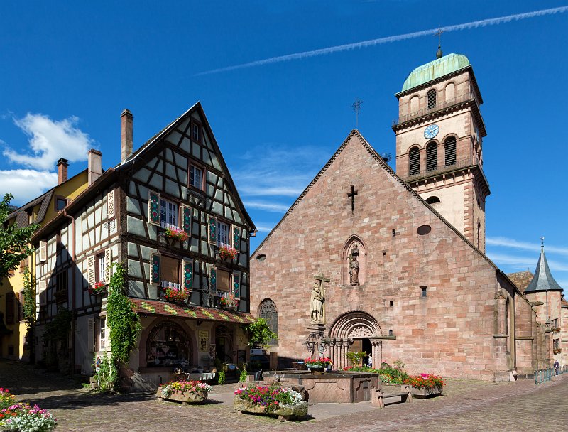 Sainte-Croix Church and Emperor Constantin's Fountain, Kaysersberg, Alsace, France | Kaysersberg - Alsace, France (IMG_4204_05_06.jpg)
