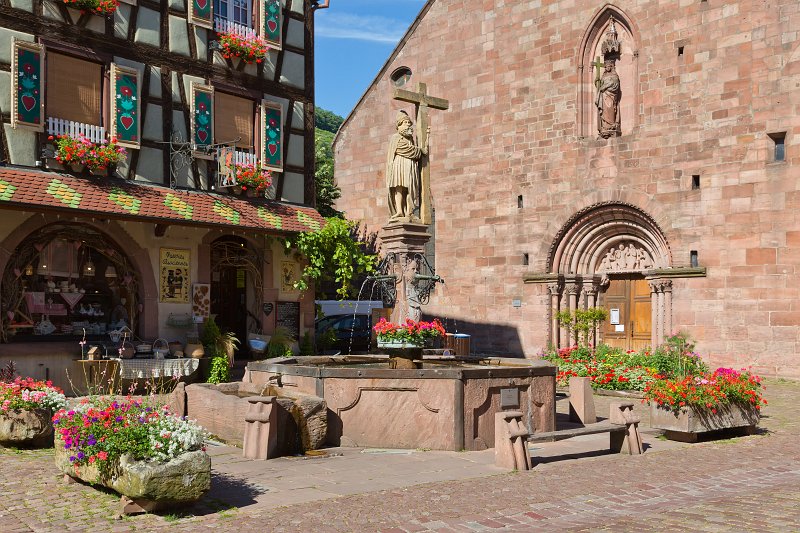 Emperor Constantin's Fountain, Kaysersberg, Alsace, France | Kaysersberg - Alsace, France (IMG_4211.jpg)