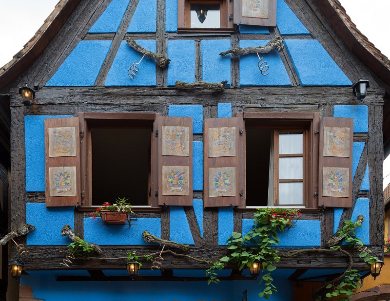 Decorated Windows, Riquewihr, Alsace, France | Riquewihr - Alsace, France (IMG_3580.jpg)