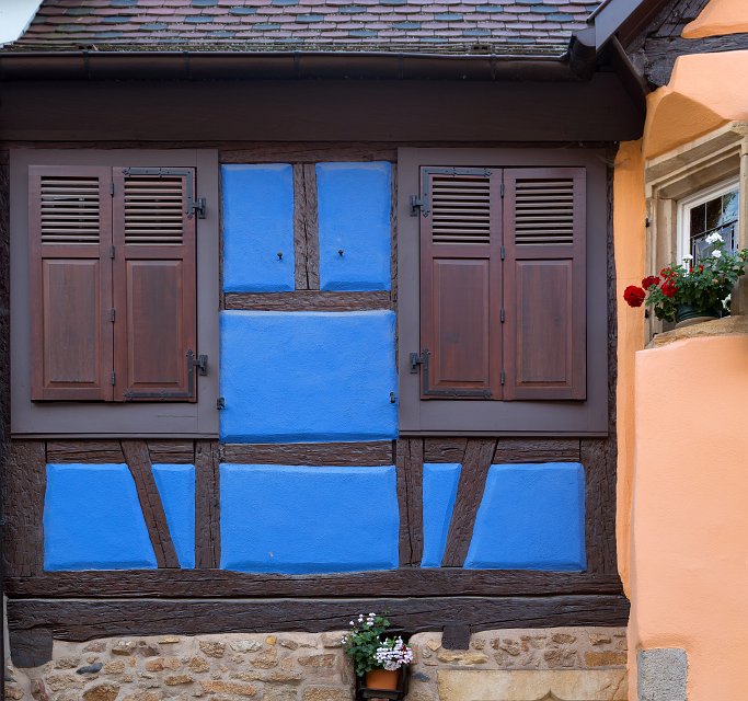 Windows and Blue Wall, Turckheim, Alsace, France | Turckheim - Alsace, France (IMG_2497.jpg)