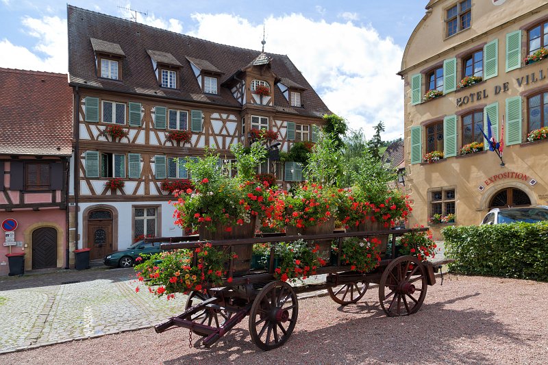 Carriage with Flowers in front of Town Hall, Turckheim, Alsace, France | Turckheim - Alsace, France (IMG_2793.jpg)