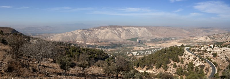 Gadara (Umm Qais) - View to the north, with Sea of Galilee and Golan Heights visible | Jordan - Gerasa (Jerash) and Gadara (Umm Qais) (IMG_7302_03_04_05_06_2.jpg)