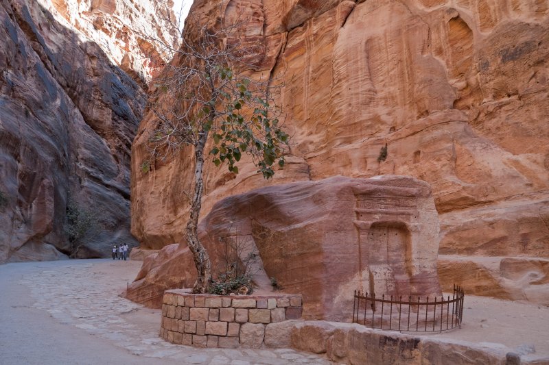 Petra - The Siq-Nabataean place of worship | Jordan - Petra (IMG_7747.jpg)